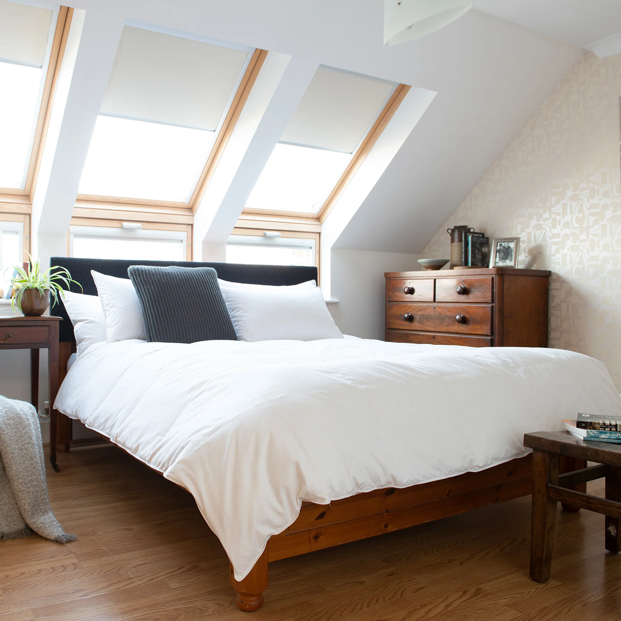 Goose Feather & Down 13.5 Tog Duvet - Image 2