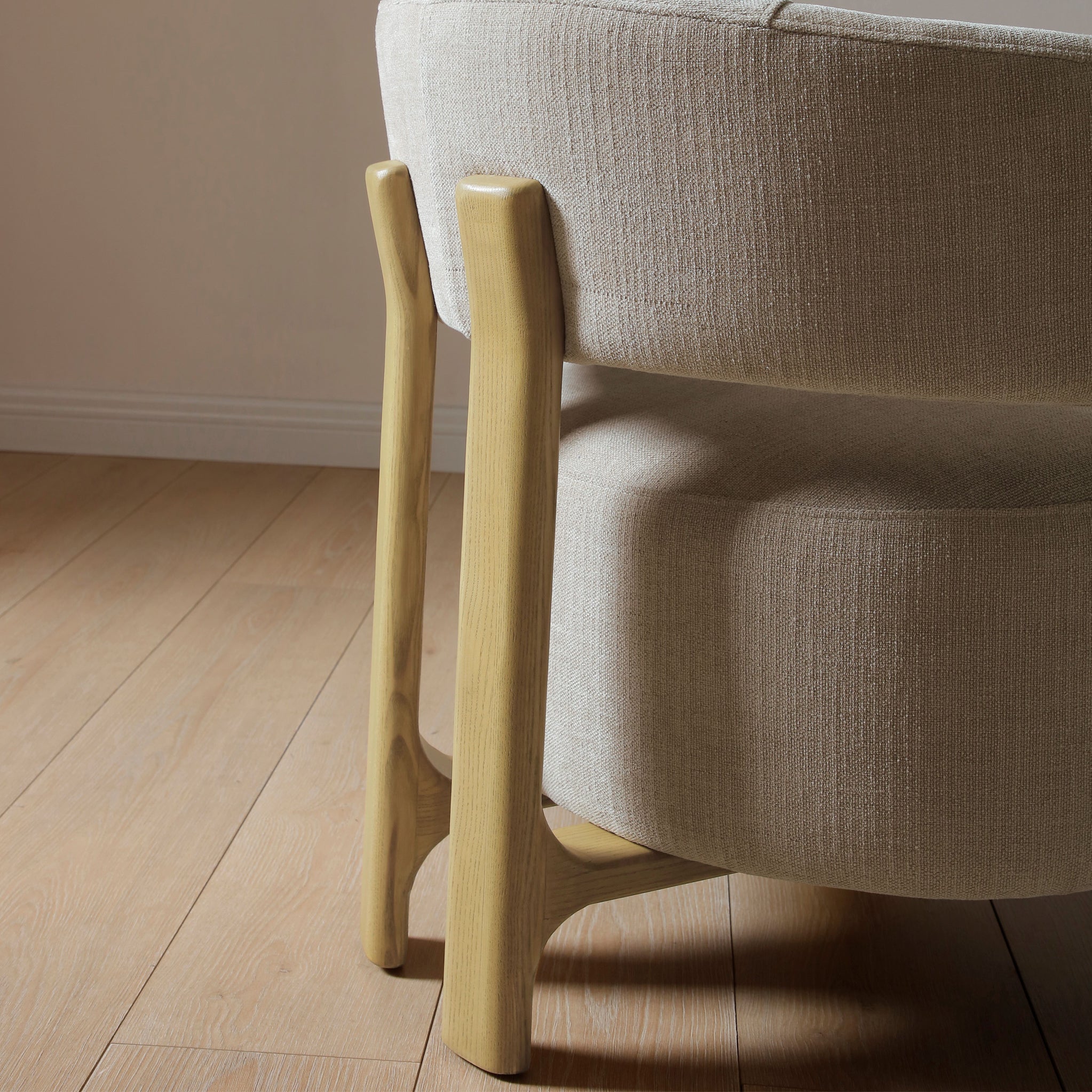 Sorelle Curved Accent Chair - Image 16